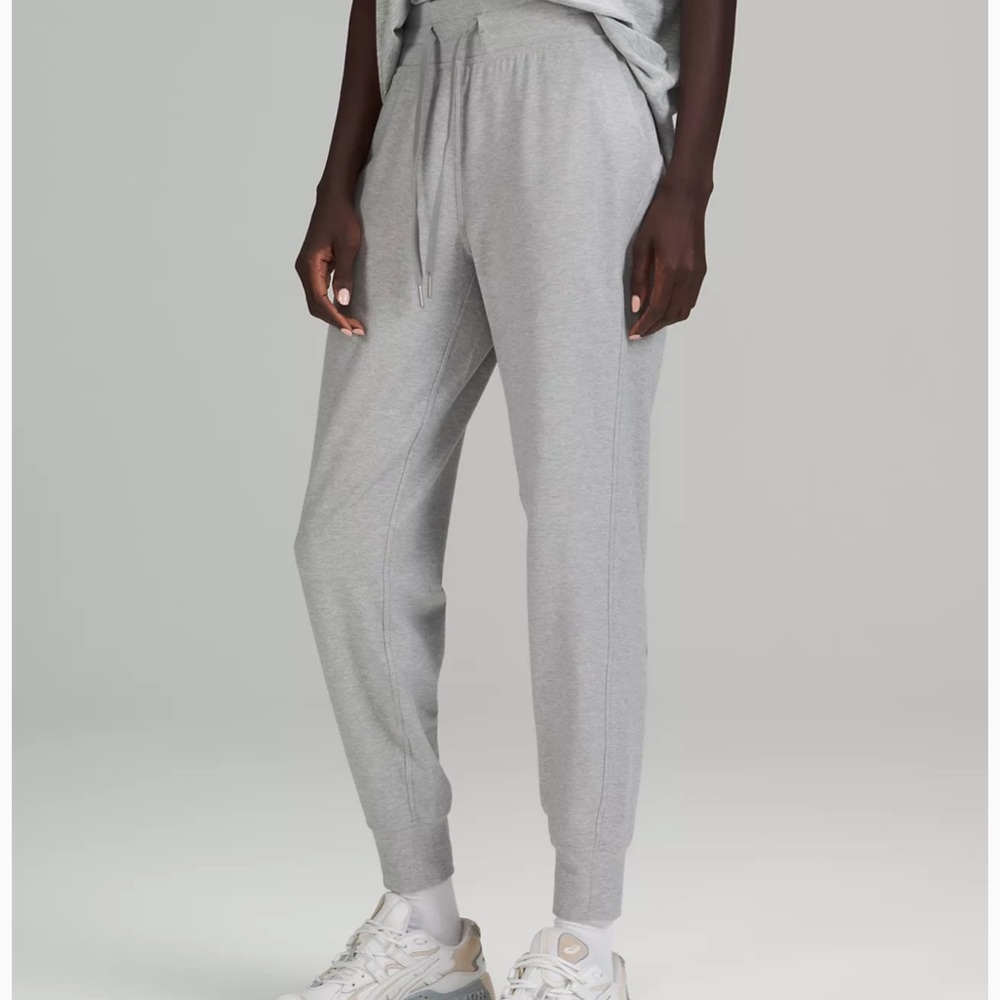 Ready to Rulu High-Rise Jogger Full Length. Size 10, grey.